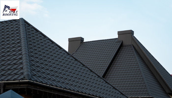 Do black roofs make house hotter?