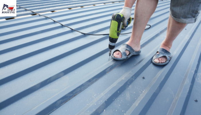 How to Cut Tin Roofing