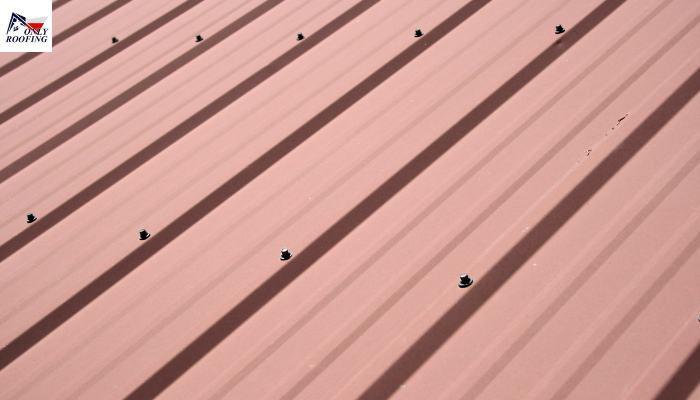 How many screws in metal roofing?