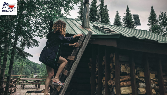 How to climb down a ladder from a roof?